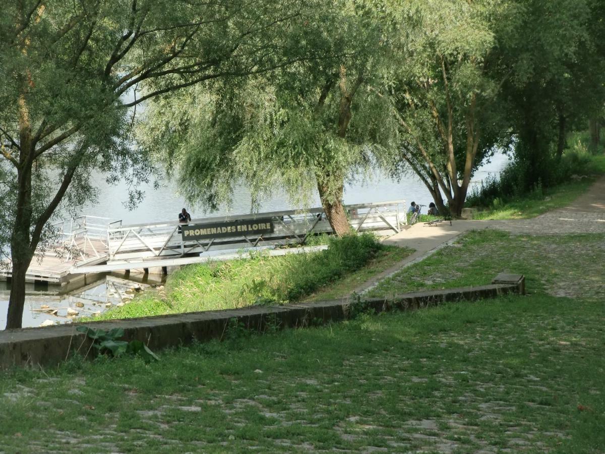 Git'Appart Au Bord De Loire Tours Buitenkant foto